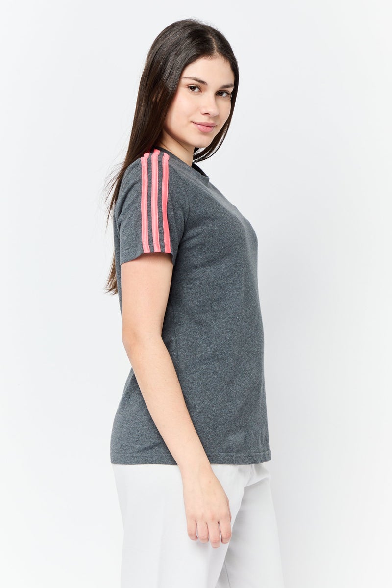 Adidas تي شيرت رياضي نسائي قصير الأكمام في الهواء الطلق، رمادي - Image 4